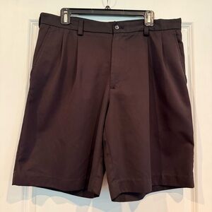 IZOD Golf Men’s Black Shorts Size 34